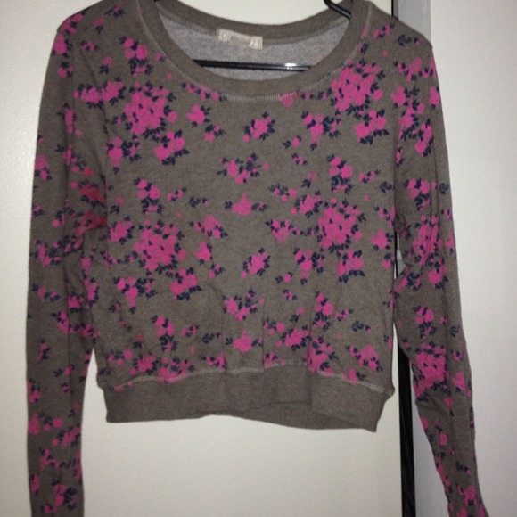 SOLDSuper cute floral print cropped sweatshirt🌸