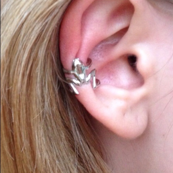 Jewelry - Frog ear cuff 💚silver💚
