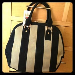 BRAND NEW Purse!!!