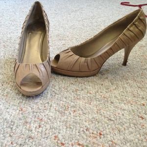 ⭐SOLD⭐Nude Nine West peep toe