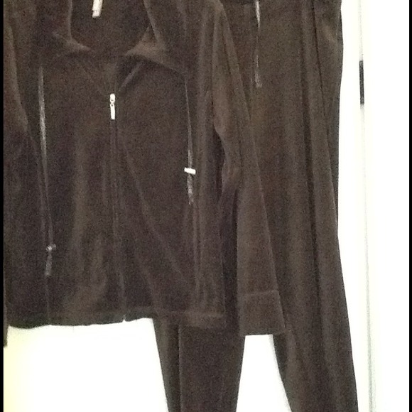PRETTY BROWN VELOUR JACKET AND PANTS TO MATCH - Picture 3 of 3