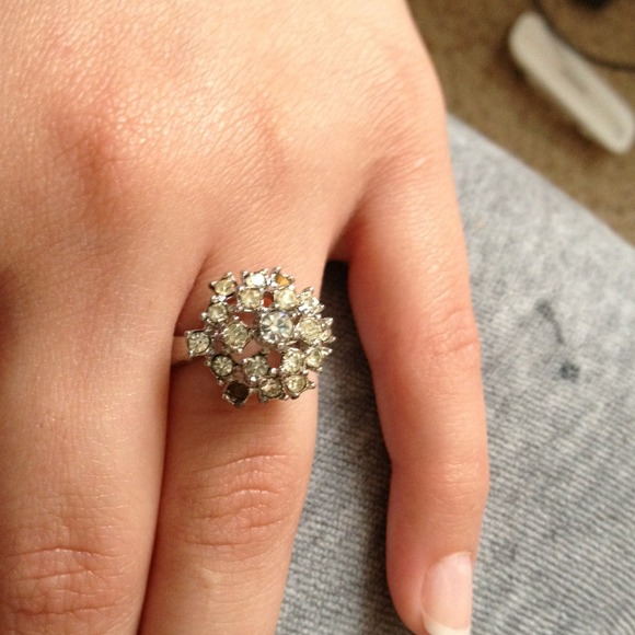 Cubic zirconium silver ring - Picture 2 of 4