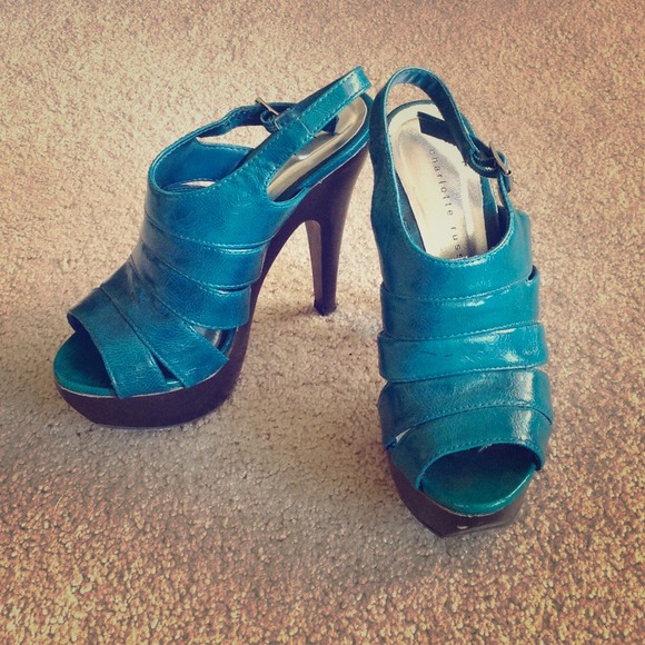 ❌SOLD👊Charlotte Russe teal heels-size 6
