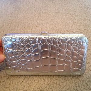 Silver clutch