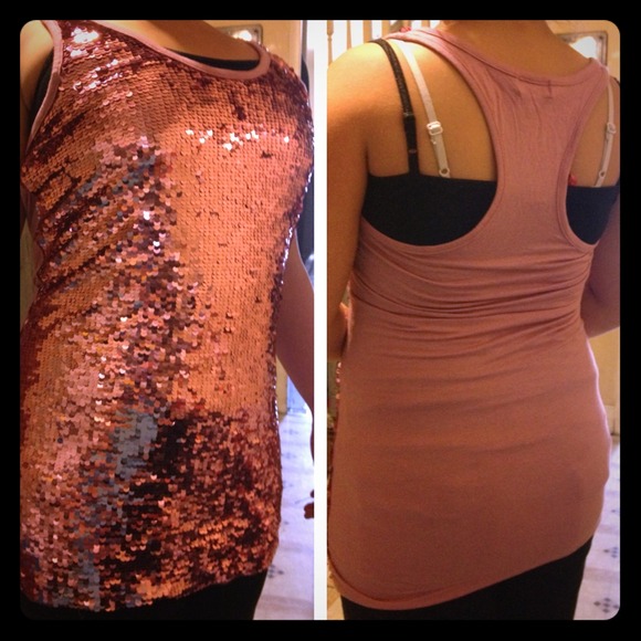 ❌Sold❌😄😄😄😄Wet Seal Pink Sequined Tank Top