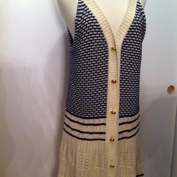 SkyKandi Anthro sweater and Tahari shoes bundle 💜