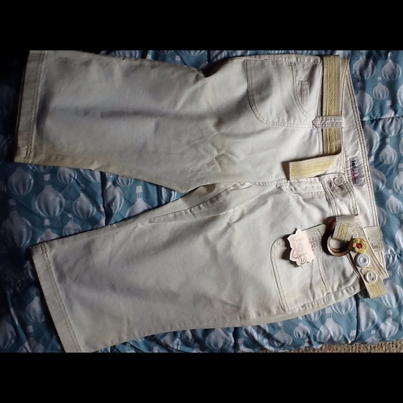 Capris - Picture 2 of 3