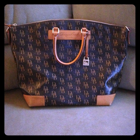 Dooney & Bourke Handbags - Dooney & Bourke handbag