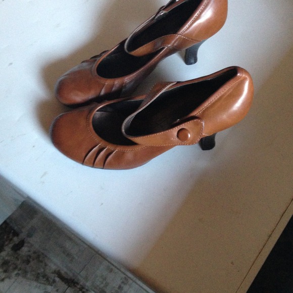 Brown Classy Low Heels