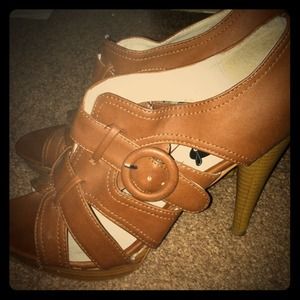 Brown heel great for summer