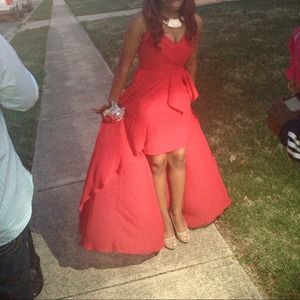 This beautiful prom/bridesmaids dress