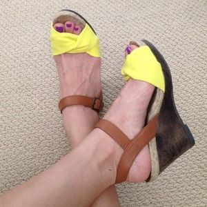 ✳ Brand New Old Navy Yellow Espadrille Wedges 7