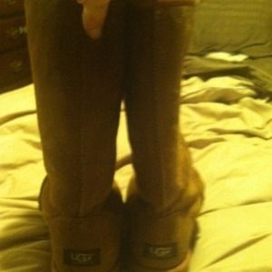 Brown uggs still new worn 1 time