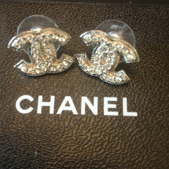 Chanel light grey earrings