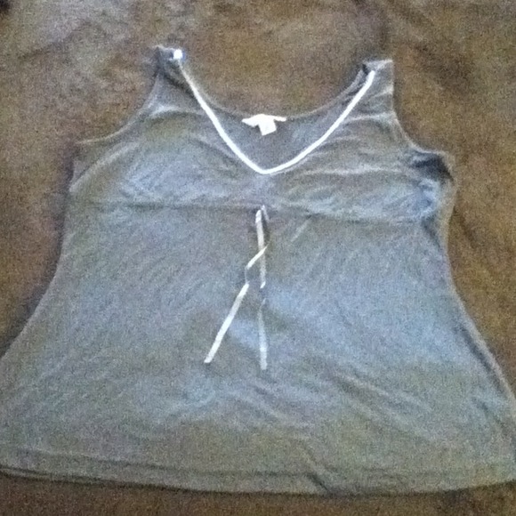 🚫🚫traded🚫🚫Grey top w  trim