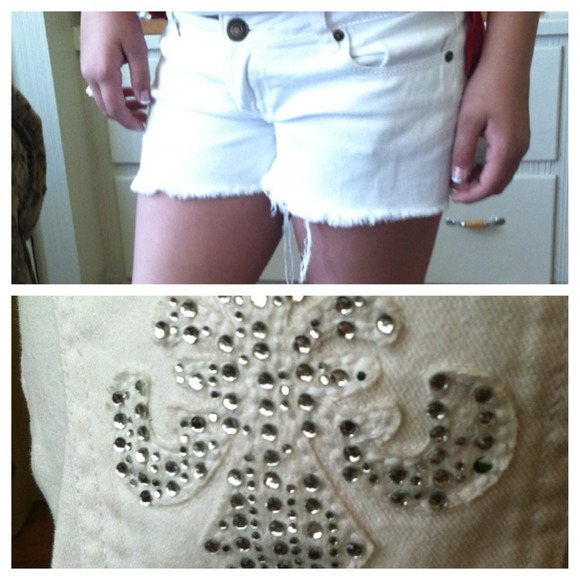 Rue21 White shredded bottom shorts. Hardly worn! - Picture 1 of 1