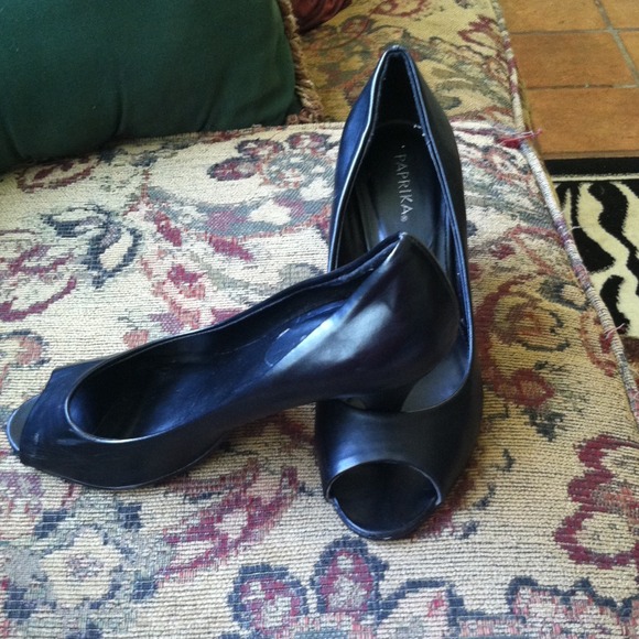Paprika Black Heels. Comfy and Gently used!! - Picture 2 of 3
