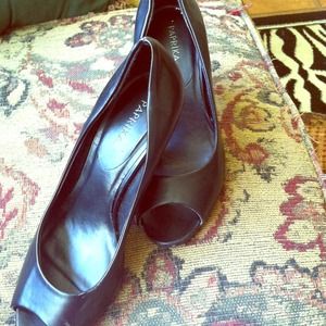 Paprika Black Heels. Comfy and Gently used!!