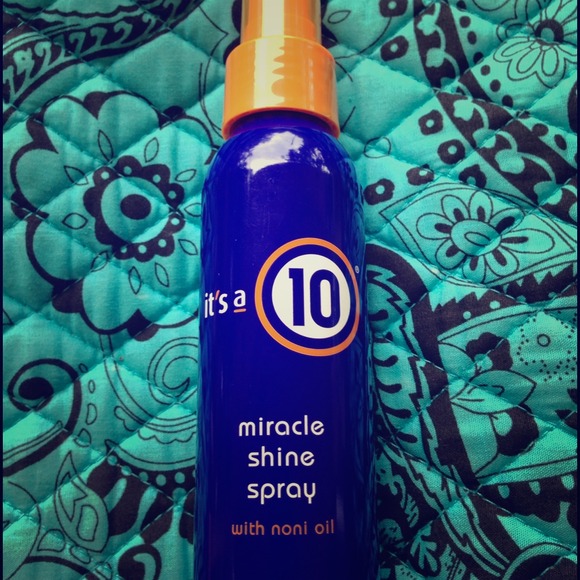 SOLD💞It's a 10 miracle shine spray with noni oil