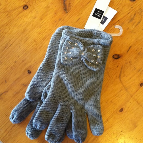 ~~~SOLD~~~Gap knit gloves