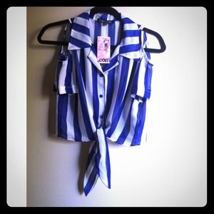 ✨Love Culture✨Blue&White Striped Tie Front Blouse