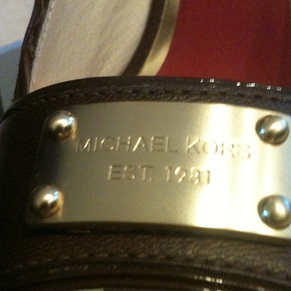 michael kors logo shoes