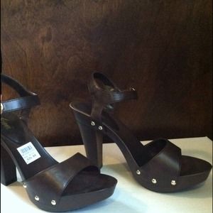 Brand new brown heels