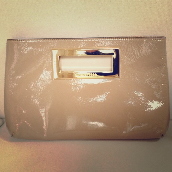SOLD💰💰💰 Michael Kors clutch. Nude/ beige