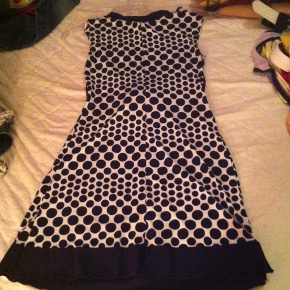 Black and white polka for dress - Picture 3 of 3