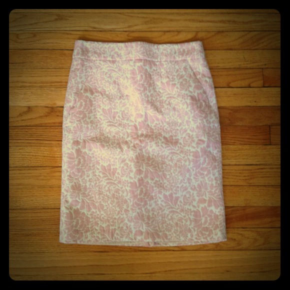Old Navy Dresses & Skirts - Floral tapestry skirt