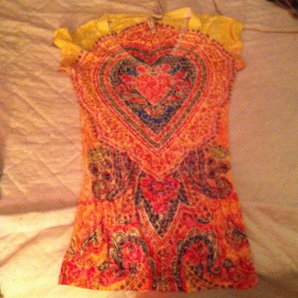 Bundle of cute shirts - Picture 2 of 4