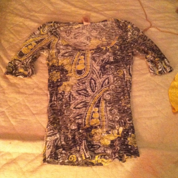 Bundle of cute shirts - Picture 3 of 4