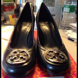 Tory Burch pumps.