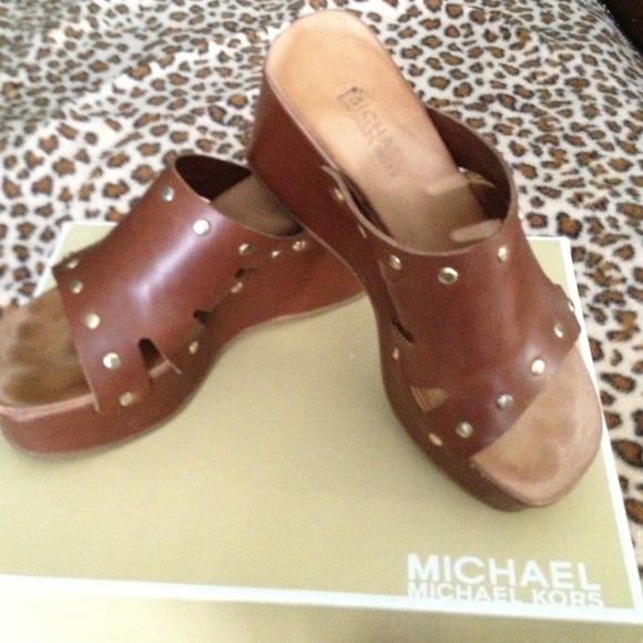 Michael Kors - brown - size 6M