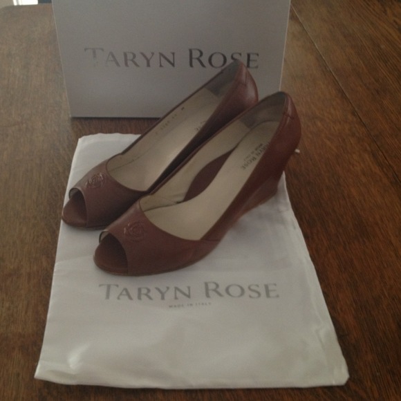 Taryn Rose wedges