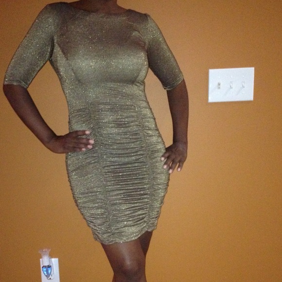 🎉HOST PICK🎉  NEW-BCBG Fitted Mini Dress-Metallic