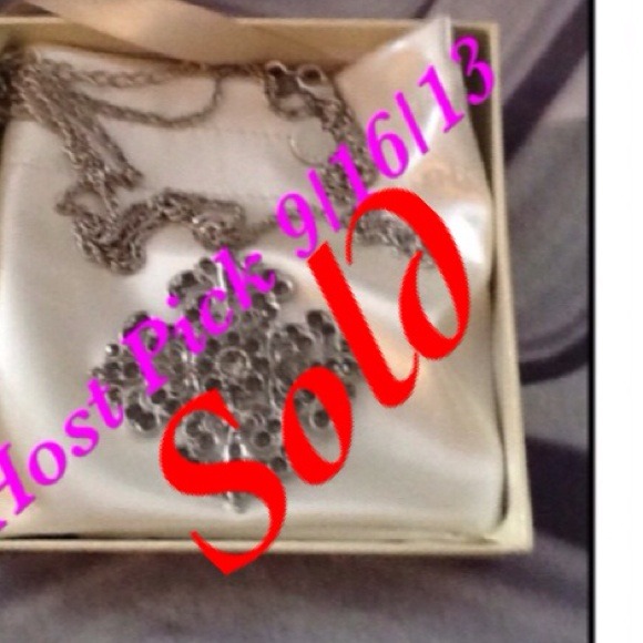 Iwanturstuff..........Crystal cross necklace. JW8 - Picture 1 of 4