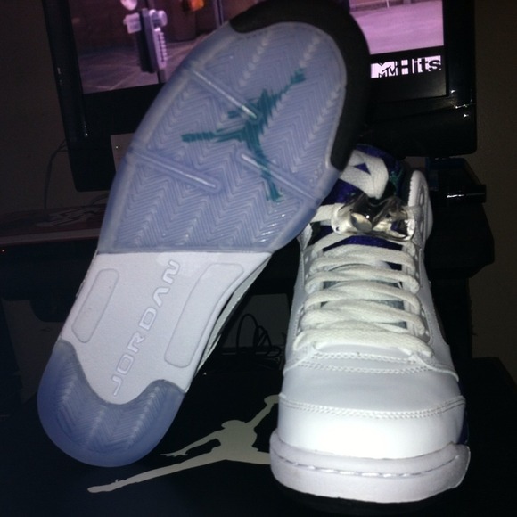 Not Selling!!! Showing off the grapes - Picture 2 of 2