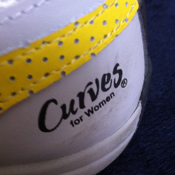 Shoes - Picture 2 of 4