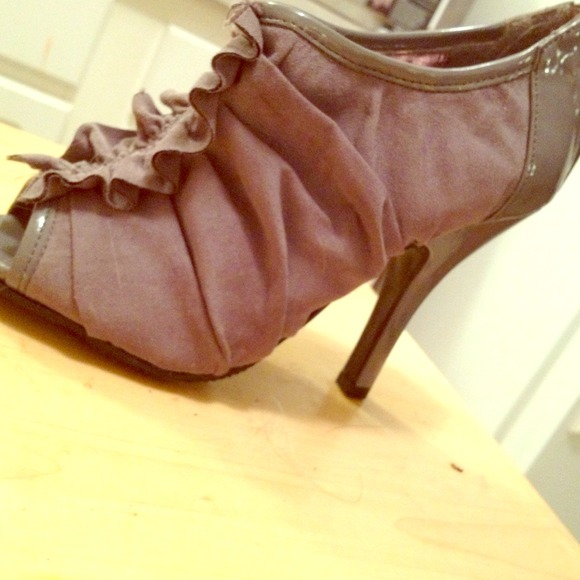 Grey ruffle peep toe heels