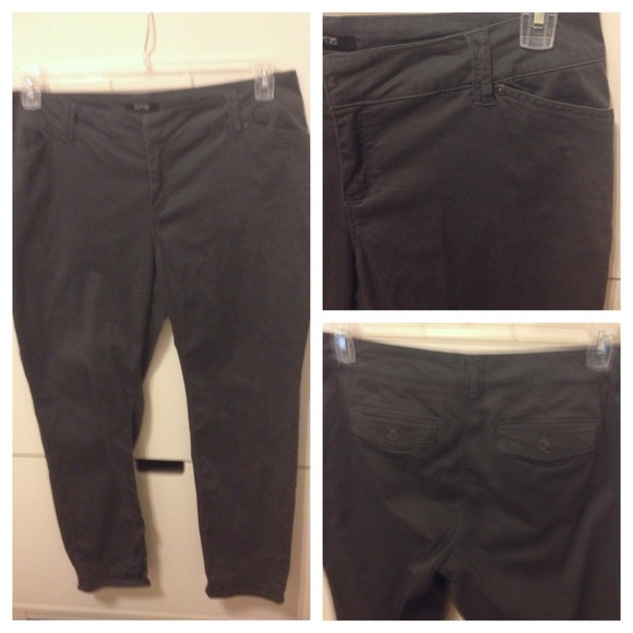 Sold--Grey skinny pant