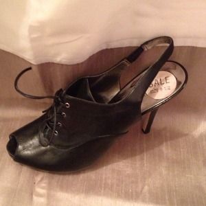 Barely used lace up peep tie sling backs sz 9.5