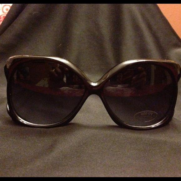 Accessories - Sunglasses