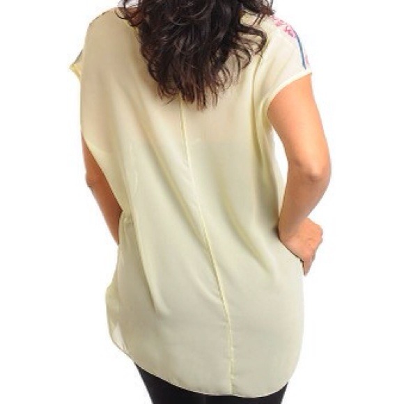 ***Plus Size*** Light Yellow Top - Picture 2 of 2