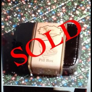 Bundled.....Pill Box. JW9