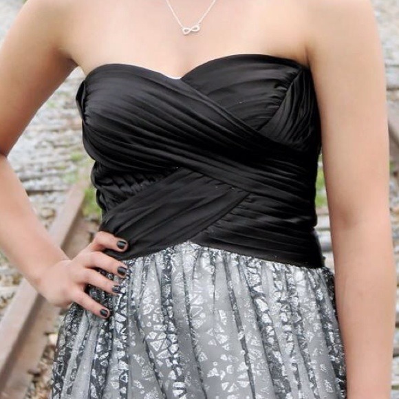 Prom - Picture 2 of 3