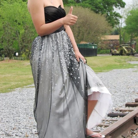 Prom - Picture 3 of 3