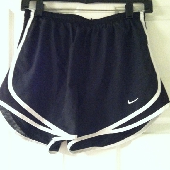 🚂TRADED🚂Black dri fit shorts