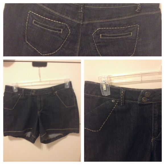 BUNDLED Dark blue denim shorts