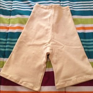 Women’s high waist shaping shorts